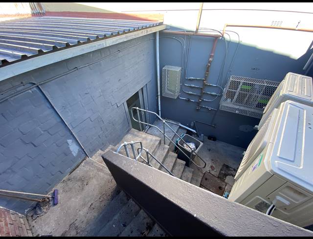 176M² OFFICE TO LET IN PAARDEN EILAND